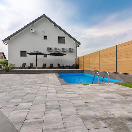 Apartments & Room Forest Slunj Luaran gambar