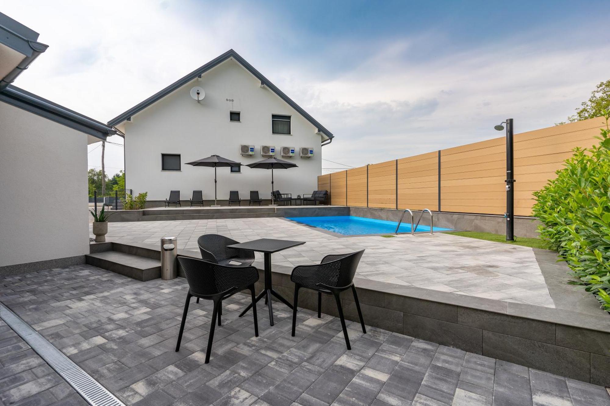 Apartments & Room Forest Slunj Luaran gambar